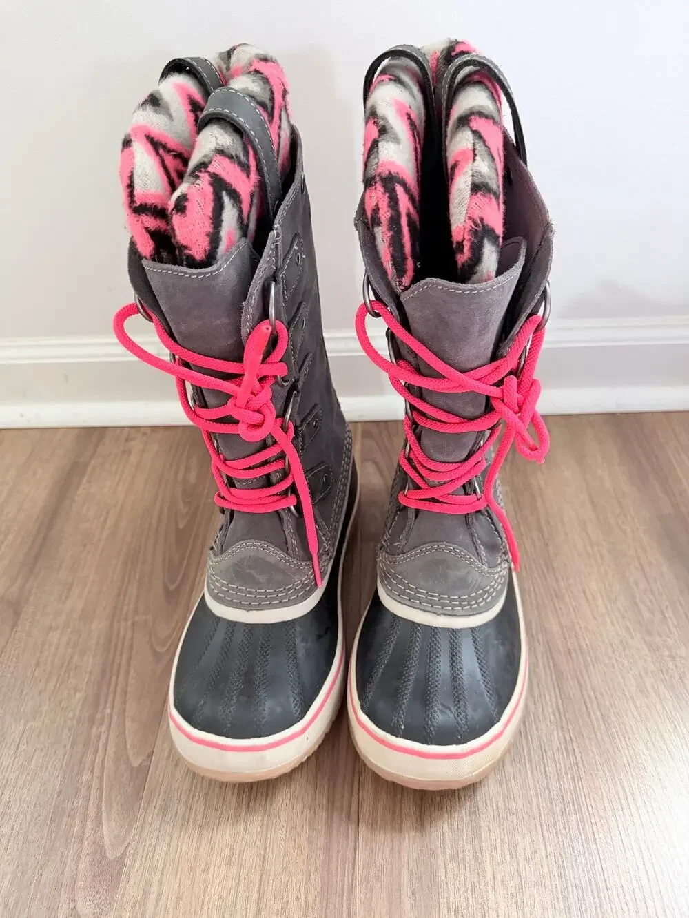 The Sorel Women's Joan of Arctic Knit II Pink White Snow Boots-Size 7